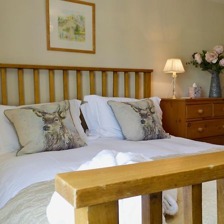 Periwinkle Cottage Great Longstone Екстериор снимка